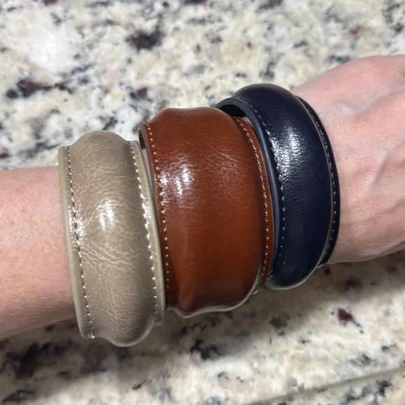 ZARA SET OF 3 LEATHER BANGLE BRACELETS - Picture 5 of 6